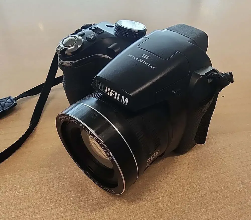 Fujifilm FinePix S4430 14MP Digital Camera with Box and Manuals NOT TESTED!